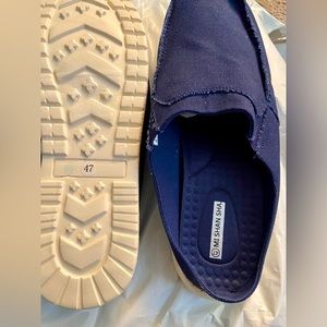 NWOT Men’s Mi Shan Sha Slip On comfort shoe size 47